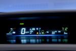 Toyota Prius V 2011 года